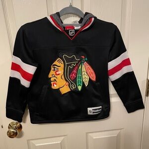 Reebok Black Hawks Kids Hoodie with Team Logo Size 8